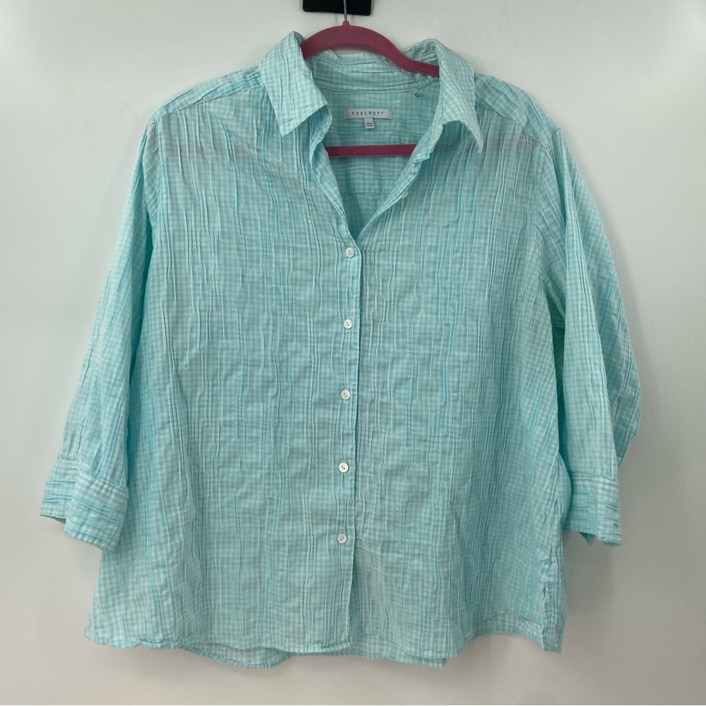 Foxcroft Women's Light Aqua Button up Shirt crinkle texture pattern size 18